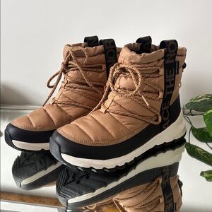 🆕 The North Face | Women’s Waterproof Insulated Thermoball Lace Up Boots 7